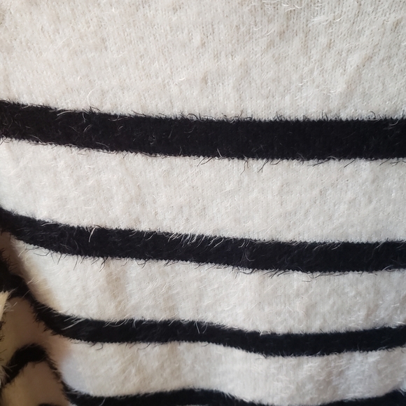 LOFT Fuzzy Mohair Sweater Never Worn Size M - Picture 10 of 10